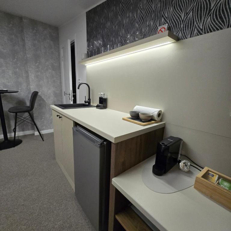 Face 3 Center SUBOTICA - King Room with Spa Bath - 10