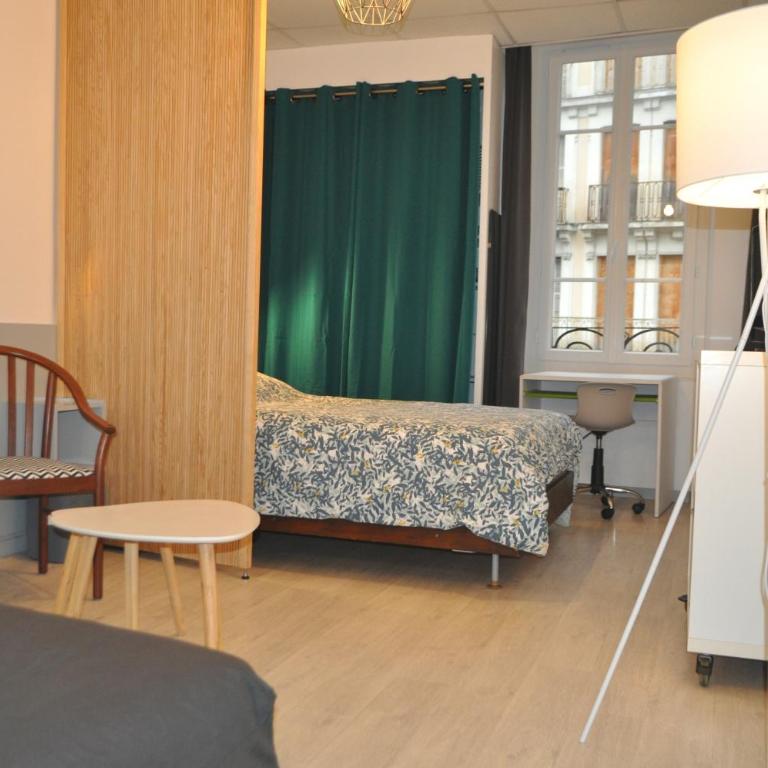 Appartements Epicurieux - hyper centre calme SEJOURAIXLESBAINS - One-Bedroom Standard Apartment - 1