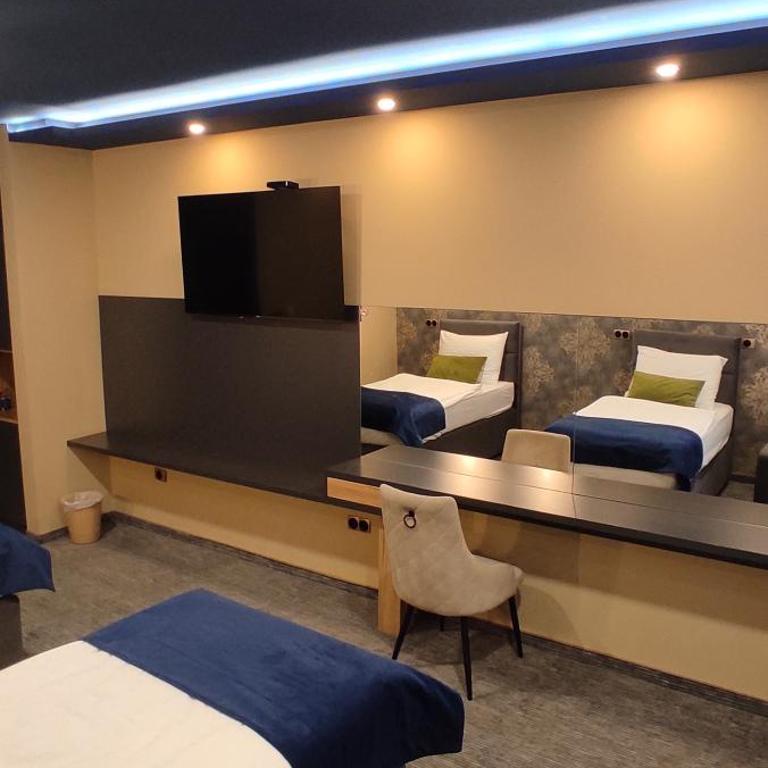 HOTEL LOBBY - Twin Room with Extra Bed - 8