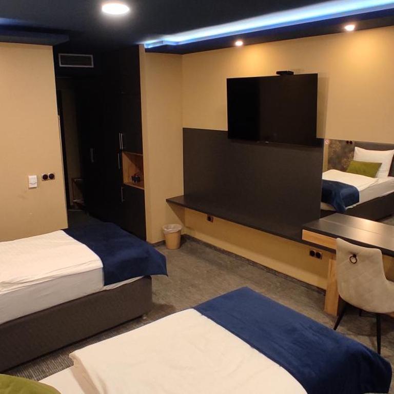 HOTEL LOBBY - Twin Room with Extra Bed - 9