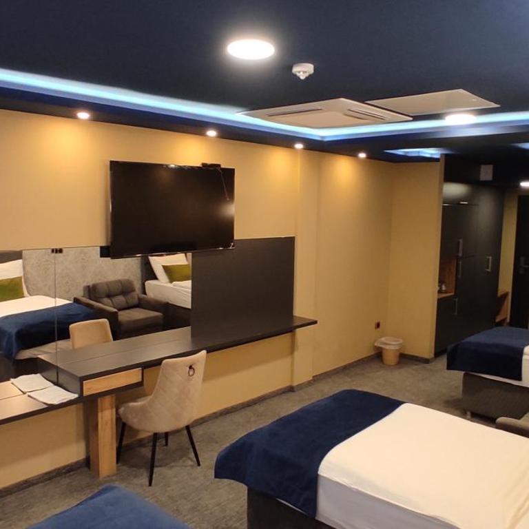 HOTEL LOBBY - Deluxe Triple Room - 2