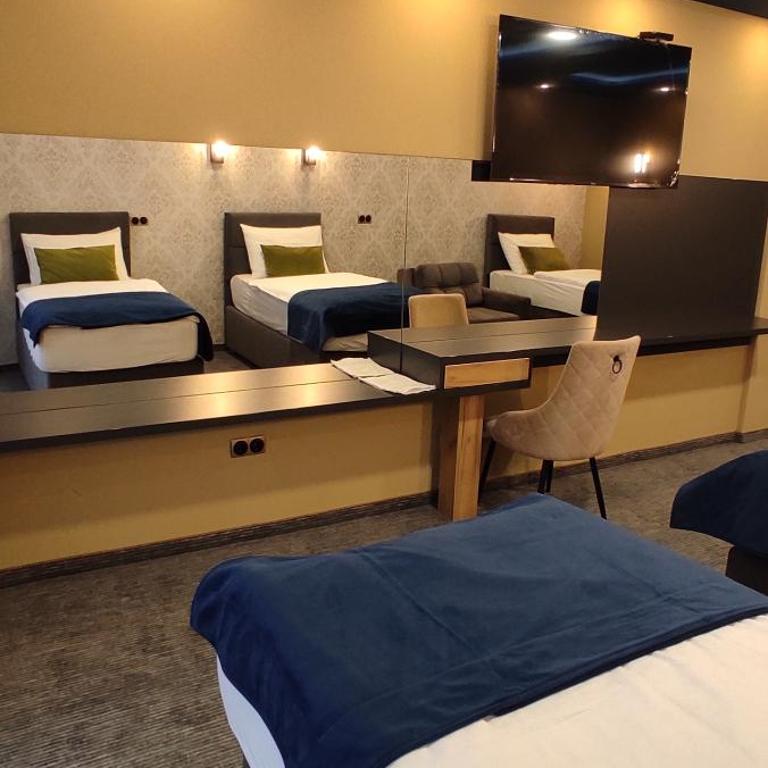 HOTEL LOBBY - Deluxe Triple Room - 10