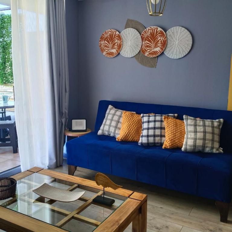 Vivir en Santiago - Family Room with Balcony - 7