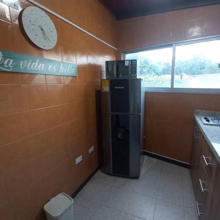 Loft con iluminación natural vista a las montañas - Apartamento de 1 dormitorio - 9
