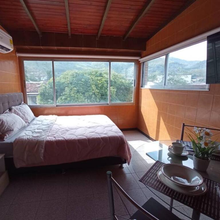 Loft con iluminación natural vista a las montañas - Apartamento de 1 dormitorio - 11