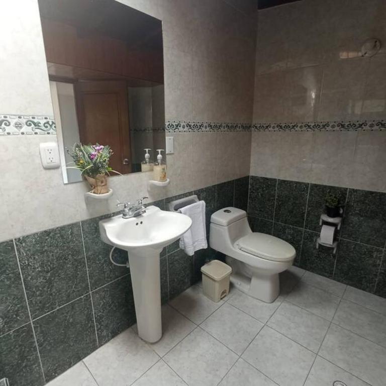 Loft con iluminación natural vista a las montañas - Apartamento de 1 dormitorio - 22