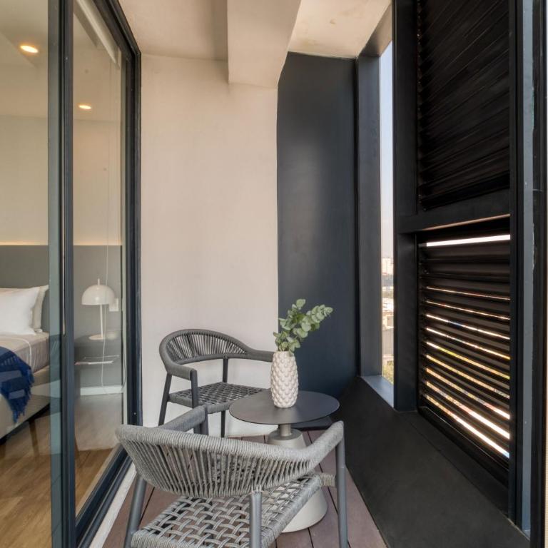 ULIV Mexico City - Two-Bedroom Apartment with Balcony - 8
