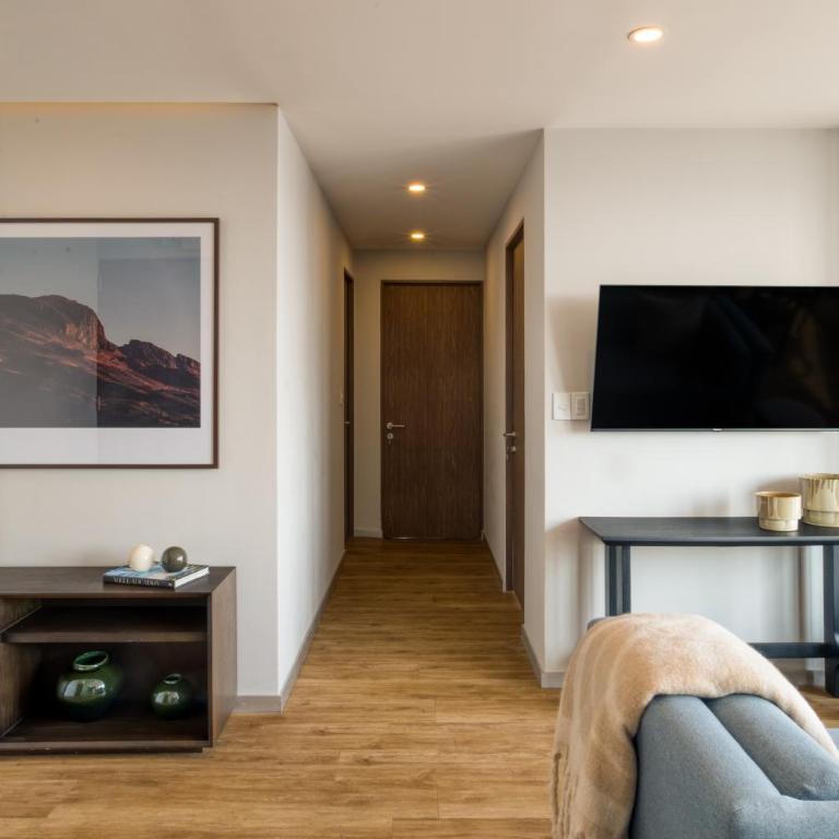 ULIV Mexico City - Two-Bedroom Apartment with Balcony - 9