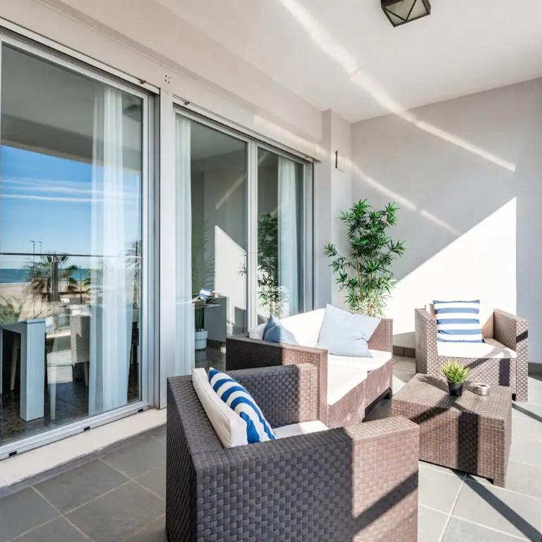 Moderno apartamento con vistas al mar en Valencia - One-Bedroom Apartment with Balcony and Sea View - 14