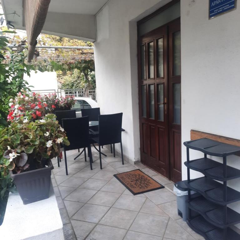Apartman Nicol - Two-Bedroom Apartment - 12