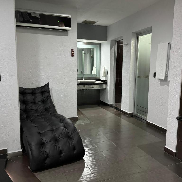 Kuboz Motor Hotel (Motel y Hotel) - Suite with Spa Bath - 4