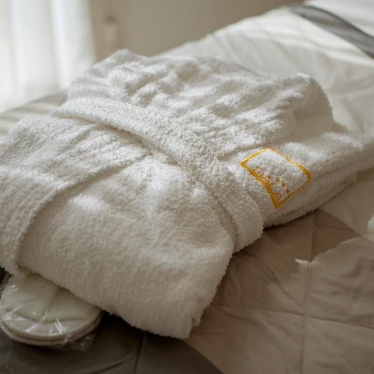Hotel Gala - Superior Double or Twin Room - 8