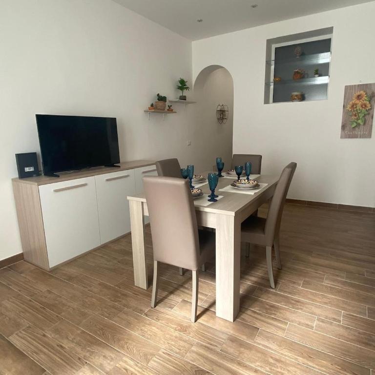 Myrica House - Two-Bedroom House - 17