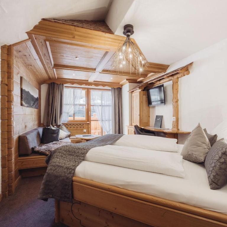 Genusshotel Vermala Montafon - Doppelzimmer mit Balkon - 2