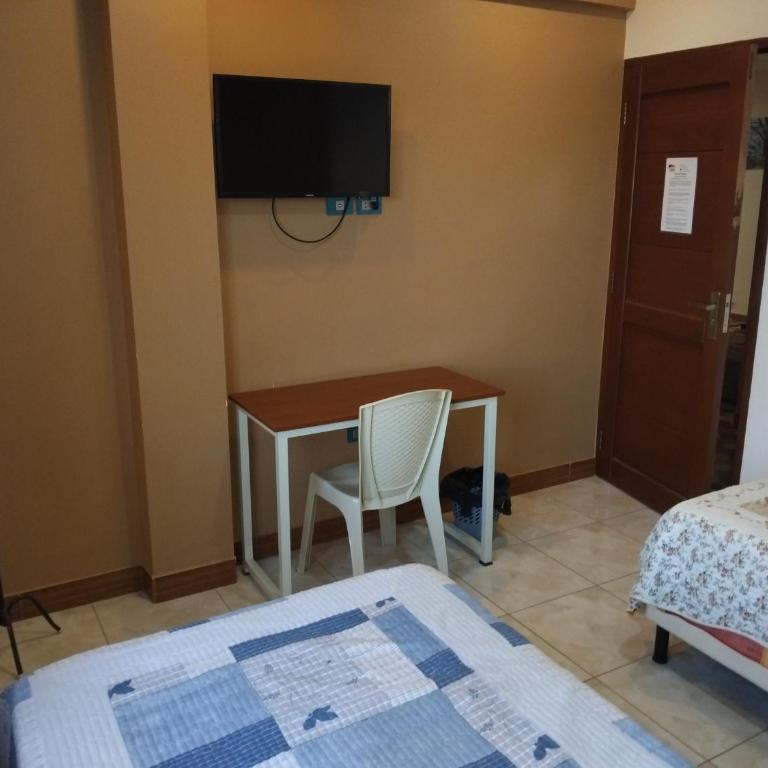 Hostal Santa Barbara - Habitación Doble con baño compartido - 1 o 2 camas - 5