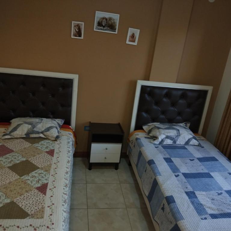 Hostal Santa Barbara - Habitación Doble con baño compartido - 1 o 2 camas - 4