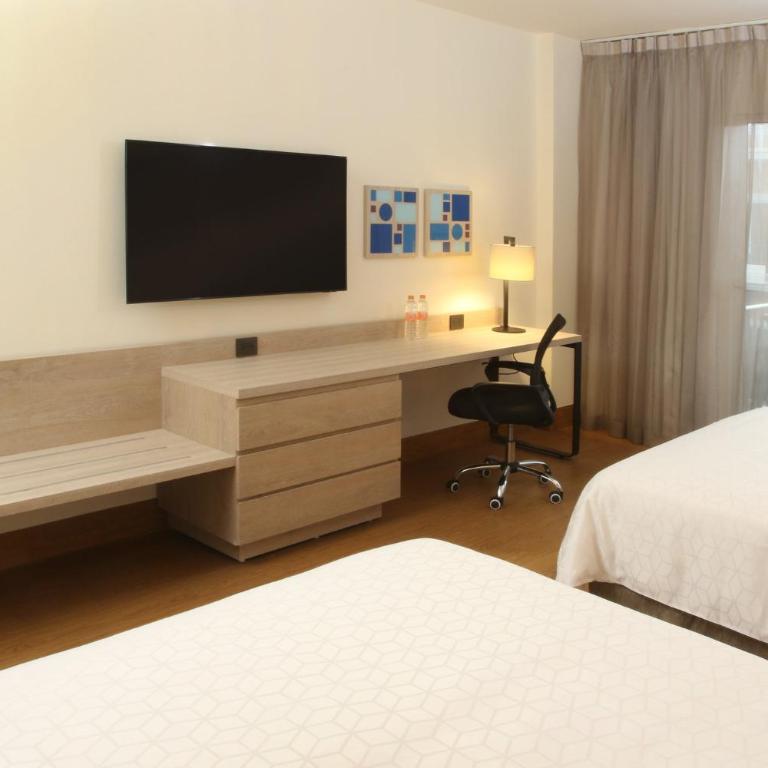 Holiday Inn Express Monterrey Galerias-San Jeronimo by IHG - Standard Room with Two Queen Beds - 3