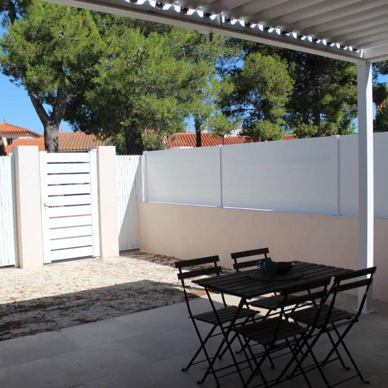 T2 climatisé à 2 minutes de la plage du Pont Tournant - 4BRANB - One-Bedroom House - 4