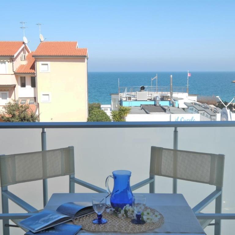 150 - Bellissimo trilocale di fronte alla spiaggia in centro a Marcelli, climatizzato - SPIAGGIA INCLUSA - Appartamento con 2 Camere da Letto - 6