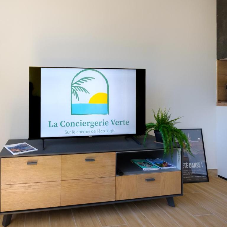 LA GRANDE BLEUE, Magnifique T2 climatisé, proche de la mer - One-Bedroom Apartment - 6