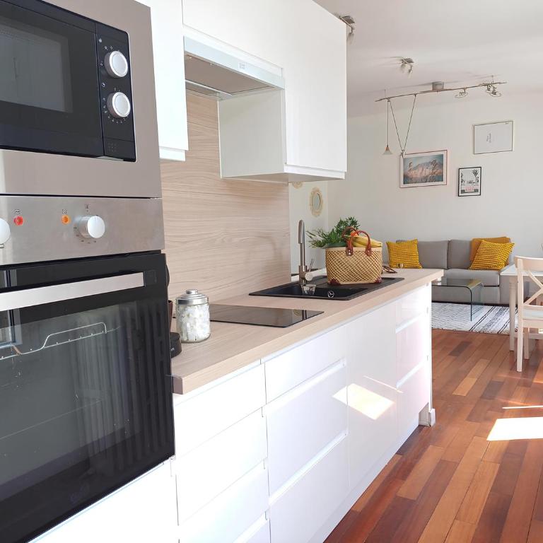 Au Pied de la gare et centre ville - 2 chambres - spacieux - Apartamento de 2 dormitorios con vistas a la ciudad - 4