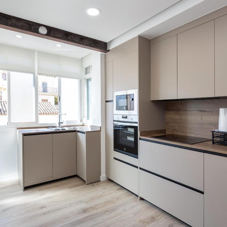 Royal View Suite - Two-Bedroom Apartment - 19