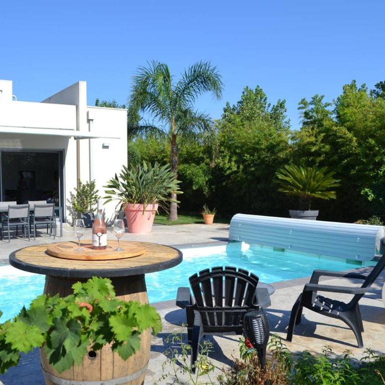 Villa de standing Piscine privée à 15 min des plages 8VB11 - Four-Bedroom House - 1