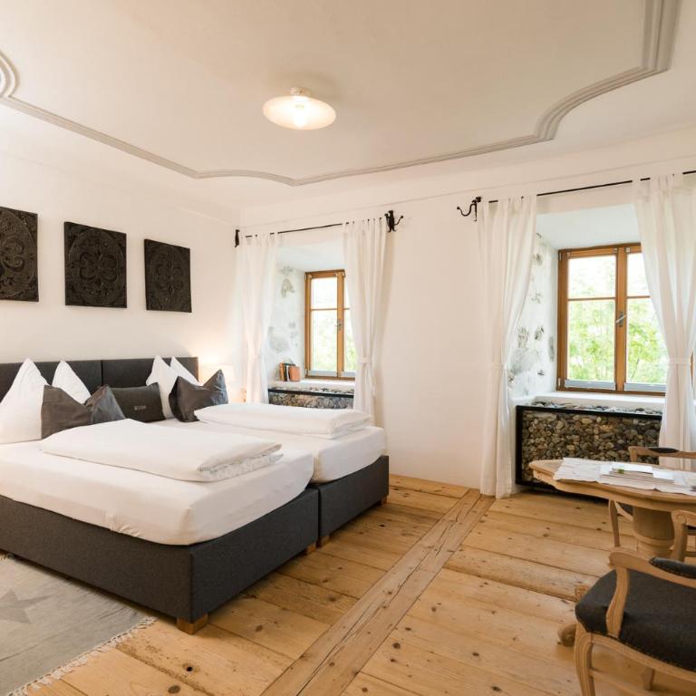 Hotel & Gourmetwirtshaus Kirchenwirt seit 1326 - Deluxe Doppelzimmer - 1