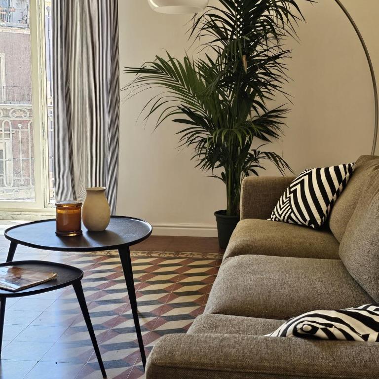 Stylish Home Catania Centre - Two-Bedroom Deluxe Apartment - 1