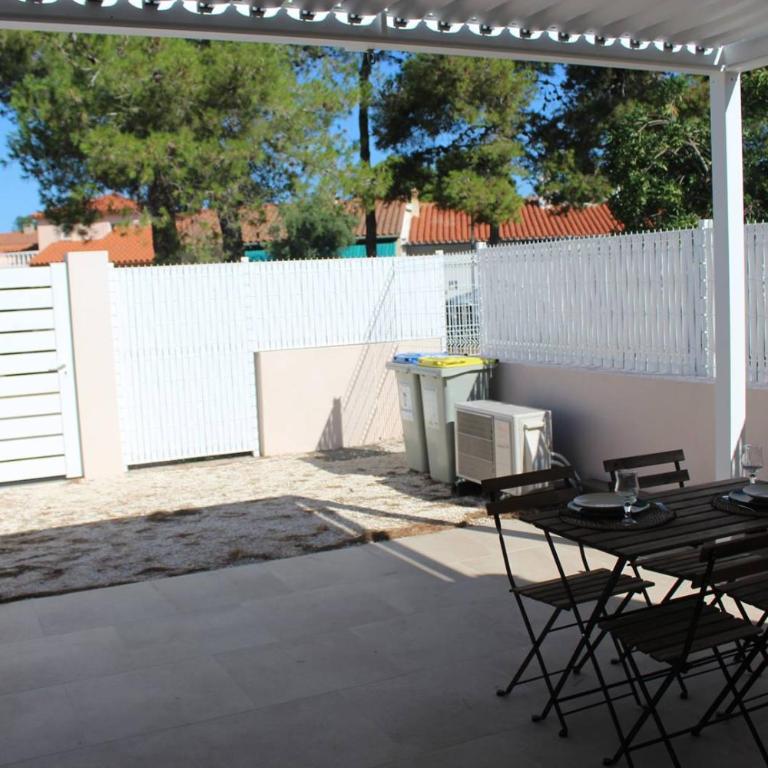 T2 climatisé à 2 minutes de la plage du Pont Tournant - 4BRANR - One-Bedroom House - 20