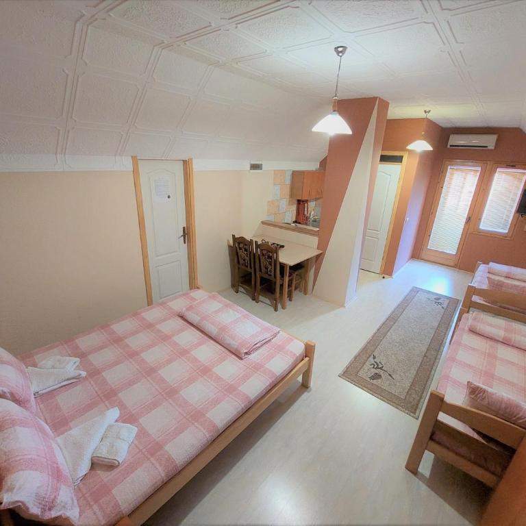 Apartments Nikolić - Apartman s 1 Spavaćom Sobom i Terasom - 2