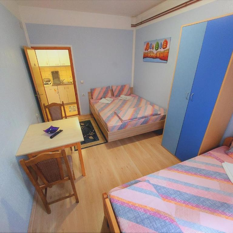 Apartments Nikolić - Standardni Trokrevetni Studio - 4
