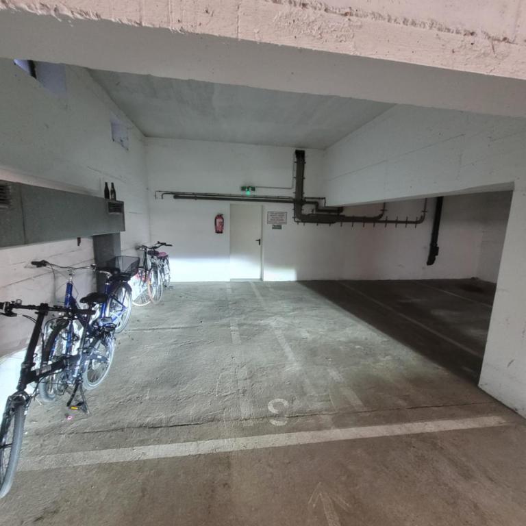 City center - 4 room apartment with kitchen and 2 bathrooms - Apartamento de 3 dormitorios - 14