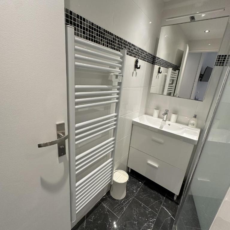 Residence Graziella Appartement 100 - Appartement 1 Chambre - Vue sur Ville - 13