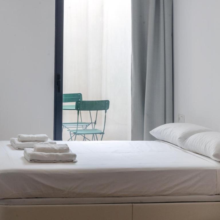 VLC HOST- B&B Fray Pedro - Family Room with Private Bathroom - 11
