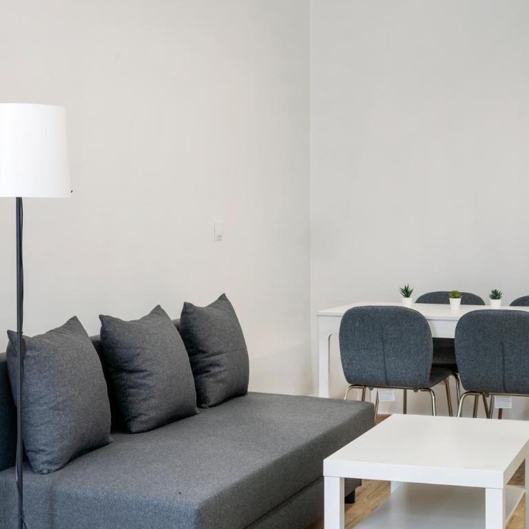 VLC HOST- B&B Fray Pedro - Family Room with Private Bathroom - 16