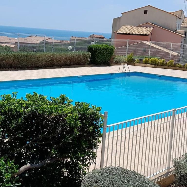 Appartement Saint Pierre la Mer 5 personnes, vue sur la mer, piscine, parking, tennis C164 - Two-Bedroom Apartment with Balcony and Sea View - 6