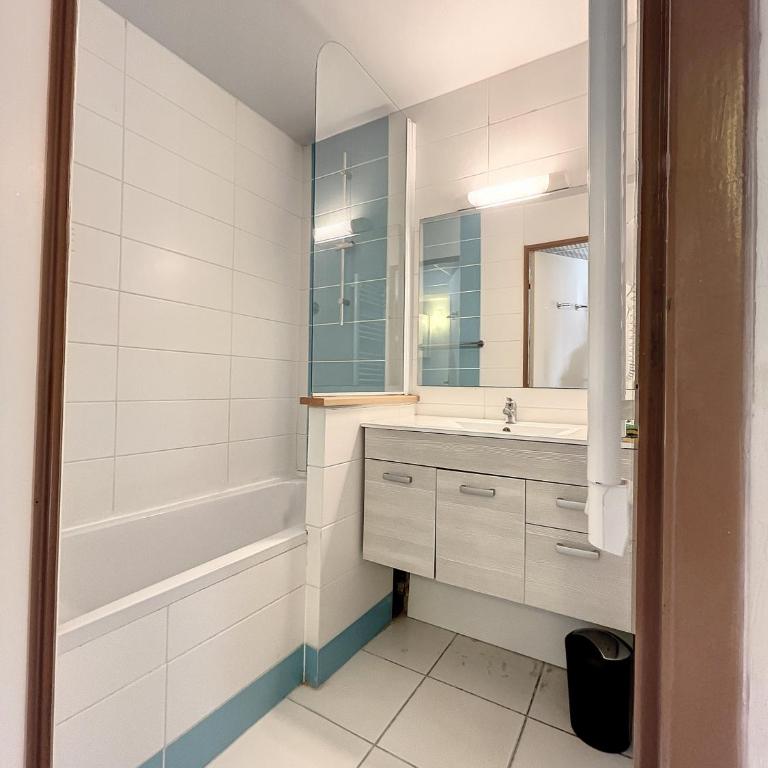 Home Riviera - Studio few min walking from beach - Apartment mit Poolblick - 7