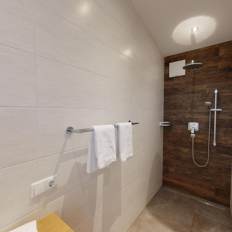 Appartement Kitzsteinhorn -Summercard included - Superior Apartment mit 2 Schlafzimmern, einem Badezimmer und zusätzlicher separater Dusche – obere Etage - 6