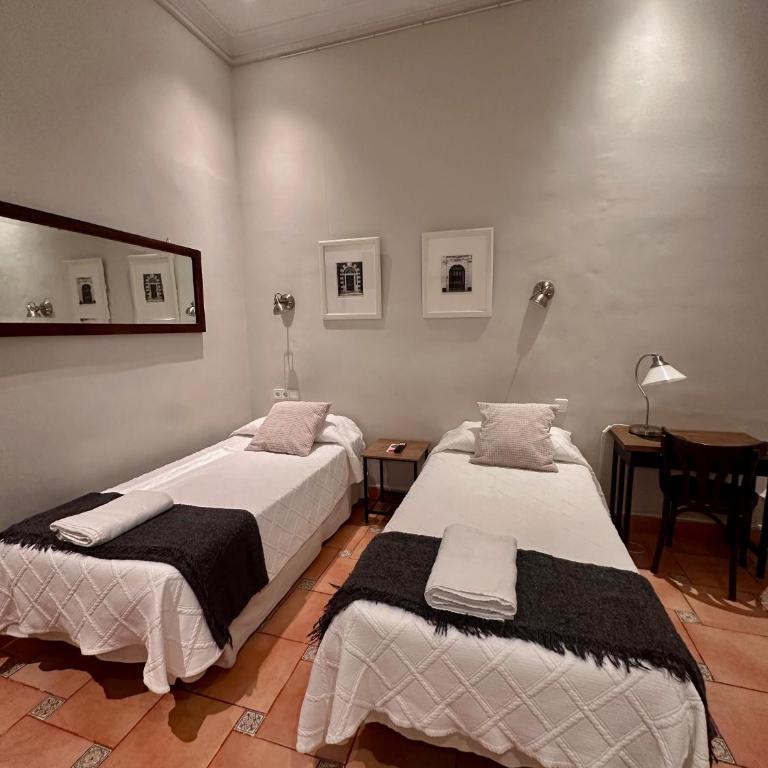Casa Consell Gran Via, Guest House - Interior Triple Room - 7