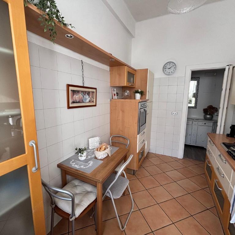 Sweet Anna - Two-Bedroom Apartment - 14