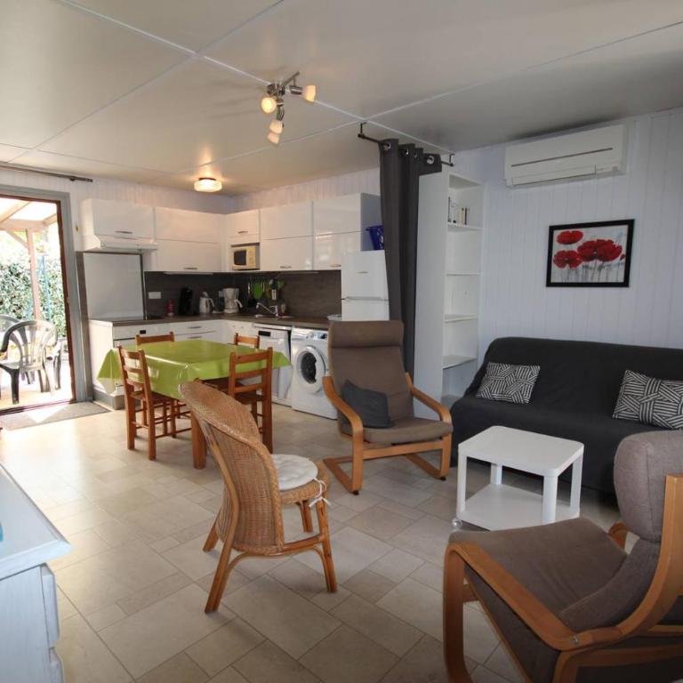 Belle villa de vacances climatisee, tout confort, residence TAMARIS, accès payant aux piscines animation, wifi, 2 chambres, 5 couchages PORTIRAGNES PLAGE LRTAMB19 - Casa de 2 dormitorios - 3