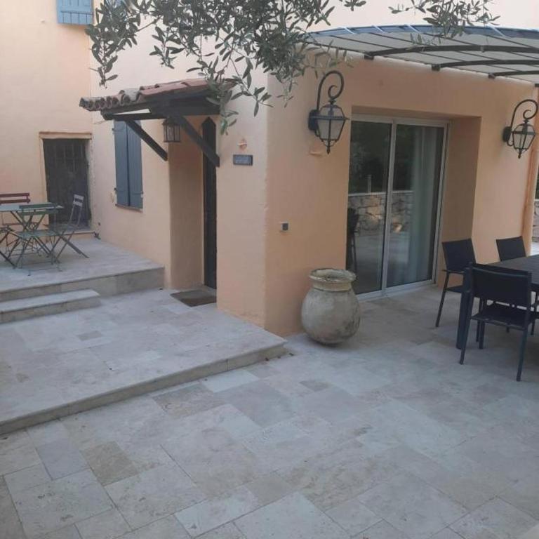 Les Bastides D'Hélène - Appartement Standard - 13