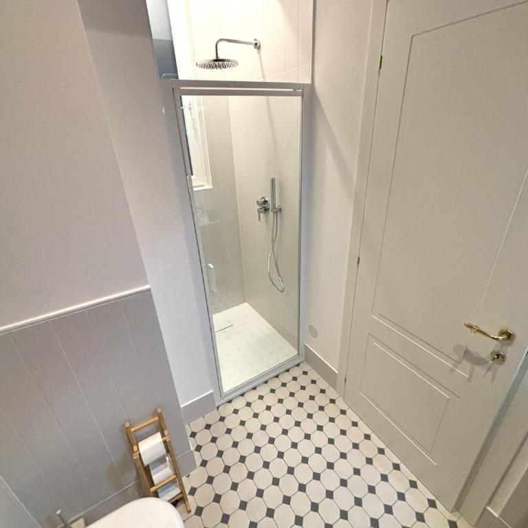 Viale 1880 - Trieste Reception - Appartamento con 2 Camere da Letto - 23