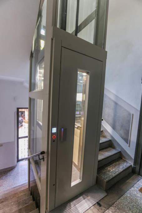 Sunny 2BR Penthouse Near Milano Centrale - Two-Bedroom House - 53
