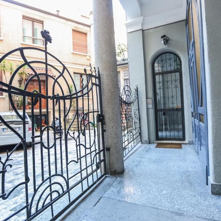 Sunny 2BR Penthouse Near Milano Centrale - Two-Bedroom House - 52