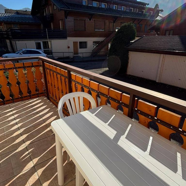 Charmant 2 pièces central ! Balcon, parking, idéal pour 4 personnes - Apartment mit 1 Schlafzimmer - 10