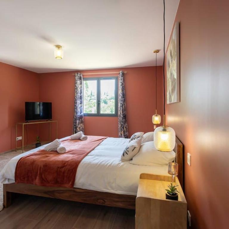 #53 Staywizus - St Paul Villa Swimming pool AC Car park BBQ for 8 Guests - Villa - 23