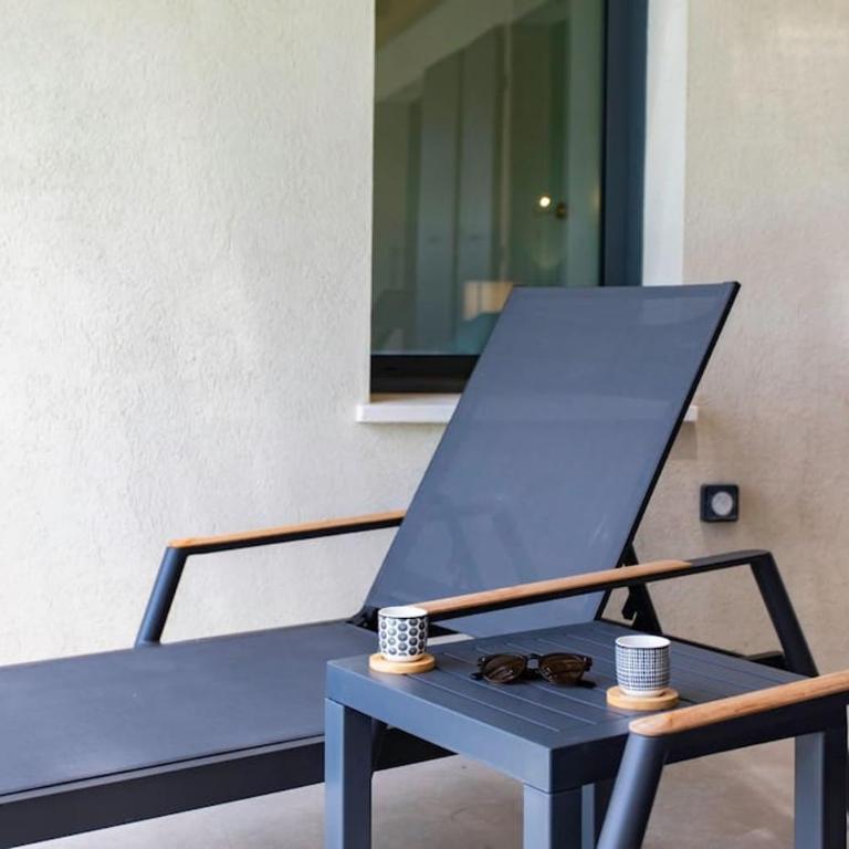 #53 Staywizus - St Paul Villa Swimming pool AC Car park BBQ for 8 Guests - Villa - 57