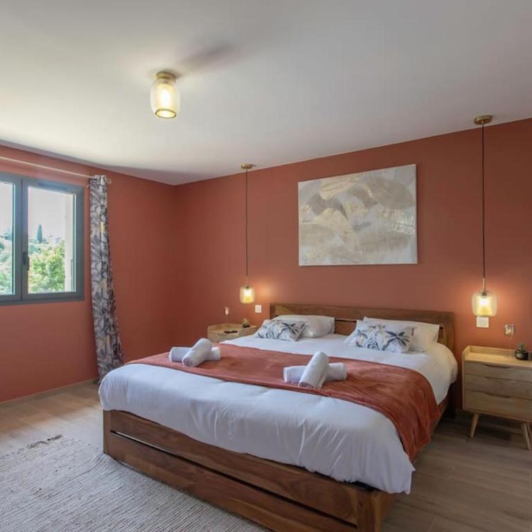 #53 Staywizus - St Paul Villa Swimming pool AC Car park BBQ for 8 Guests - Villa - 72